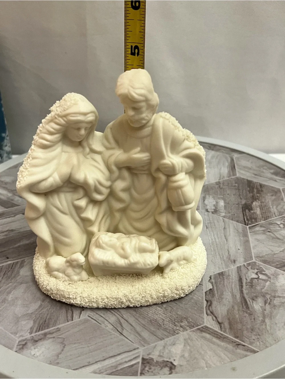 A King Is Born Porcelain Nativity Scene Christmas Holy Family Figurine w/ Box